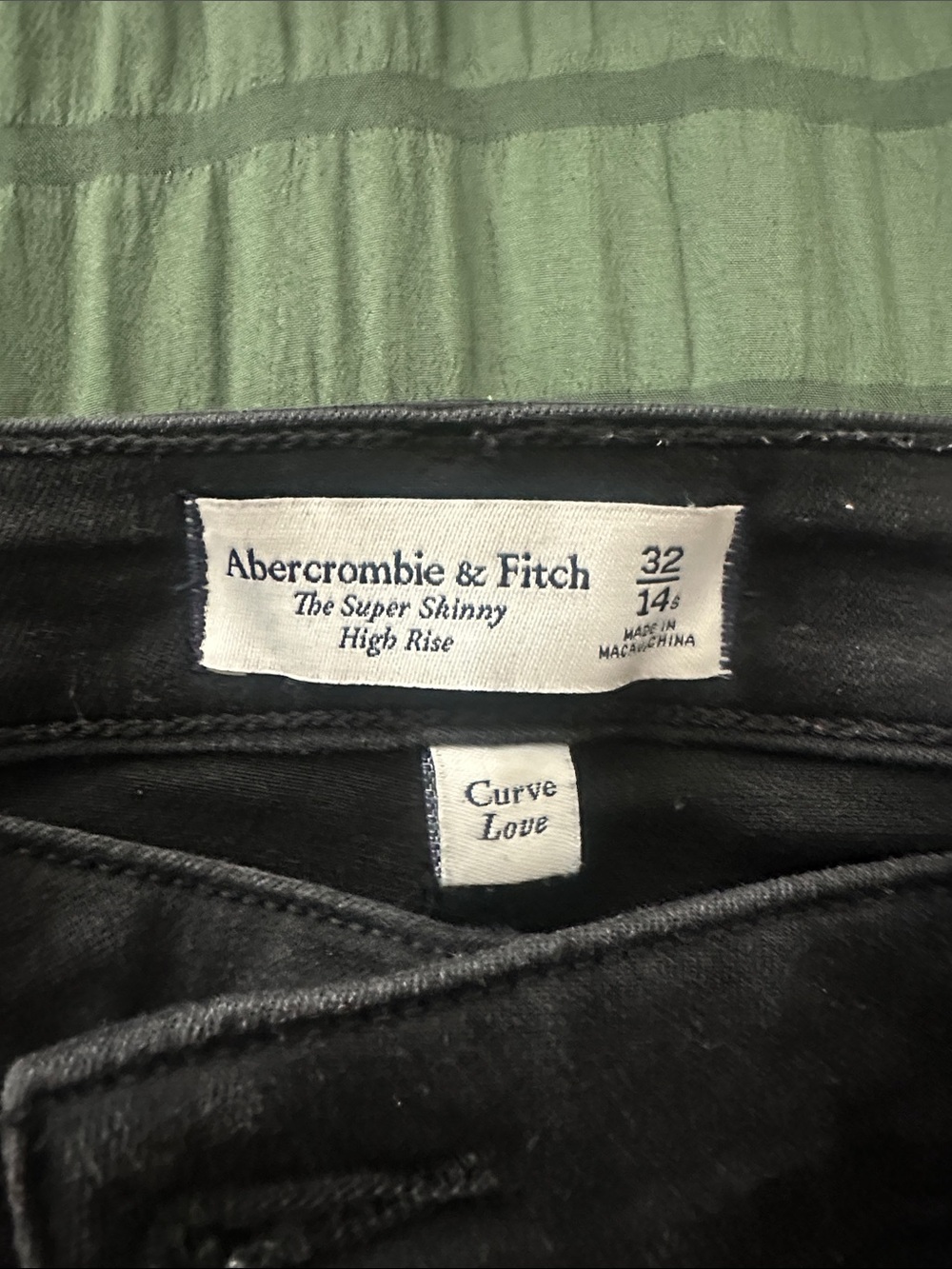 Abercrombie & Fitch Super Skinny High Rise Jeans in Black Wash
